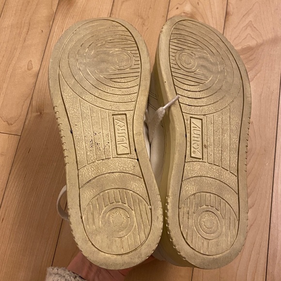 Autry - Picture 3 of 4